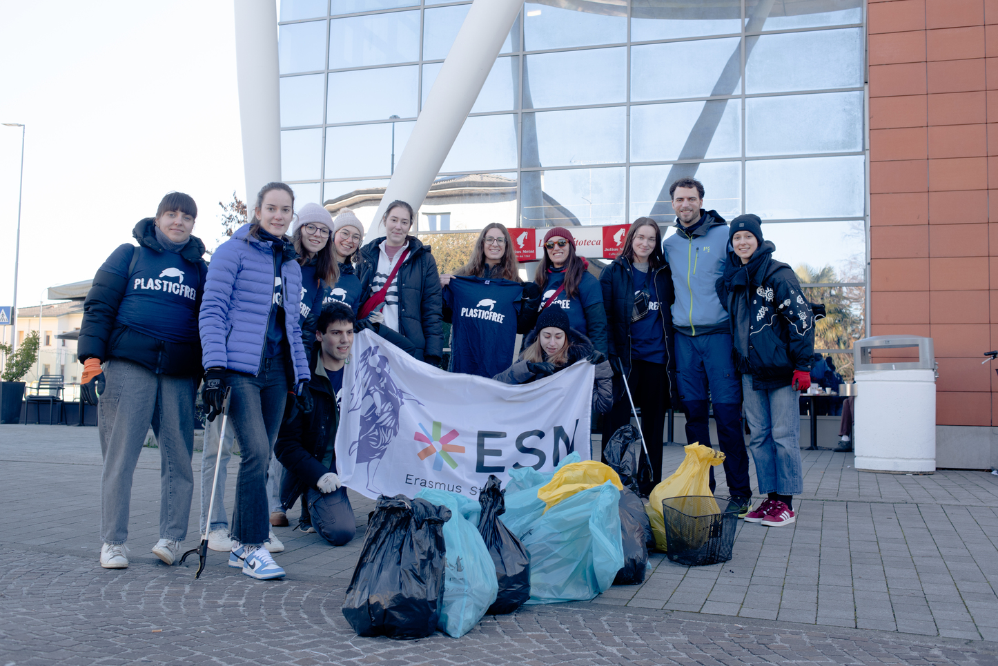 a group photo of ESN volunteers and Erasmus students